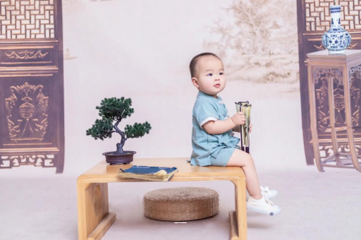 诸城宝宝眼睛肿是什么原因